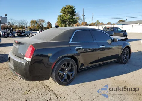 2019 Chrysler 300C z USA, uszkodzony, nr VIN 2C3CCAPT4KH601022
